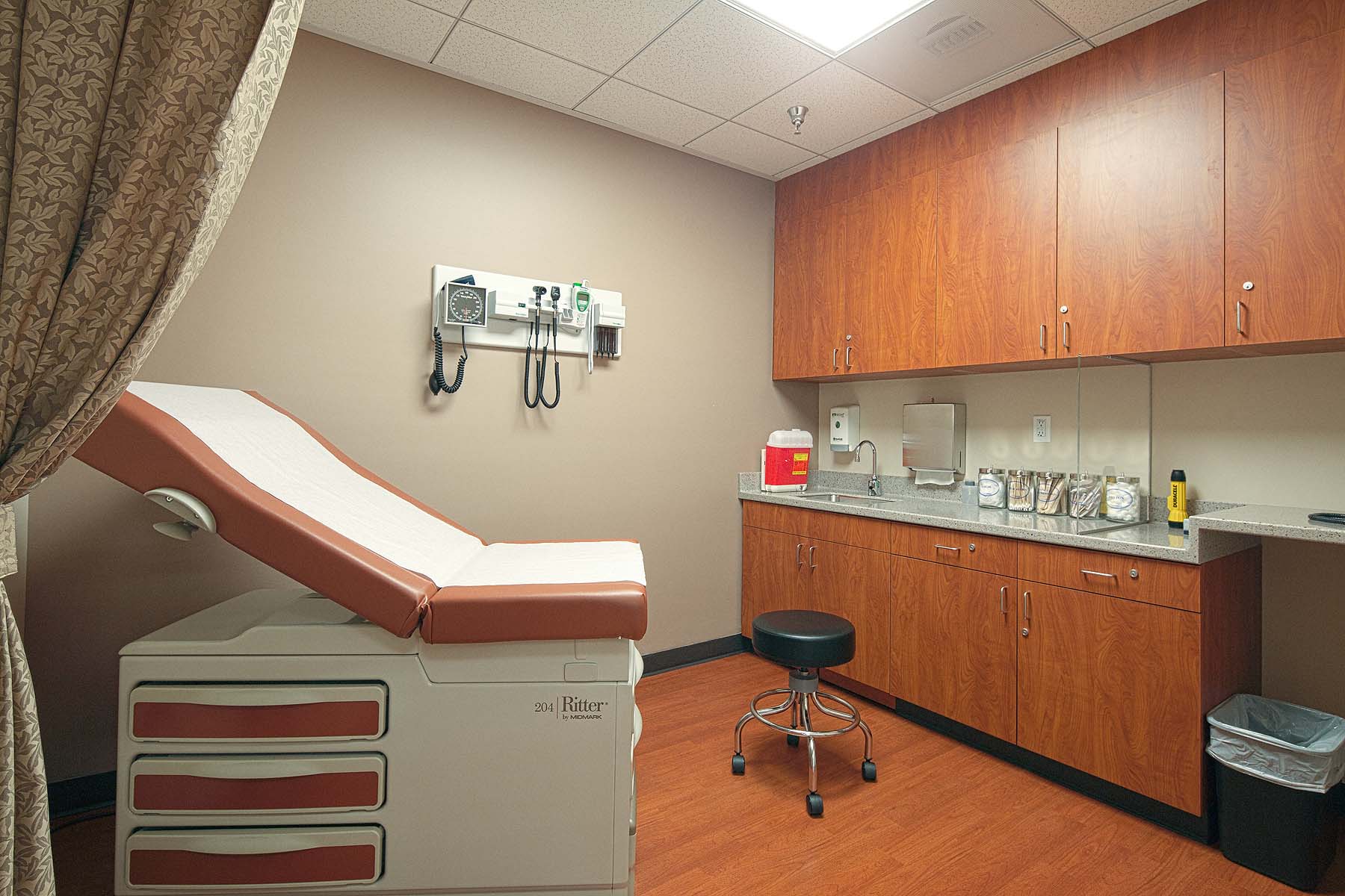 Retail Clinic Huntington Beach